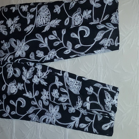 Principe embroidered Capri pants - Picture 7 of 8